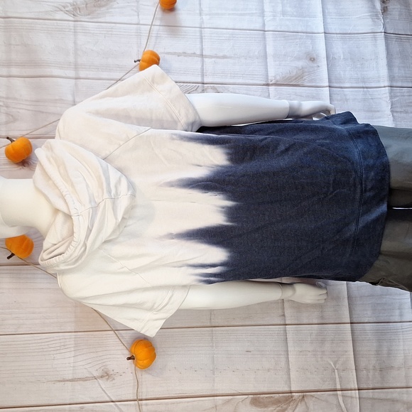 Dip Dye Blue Livi Active by Lane Bryant Short Sleeve Hoodie 14 16 1X - Picture 2 of 6